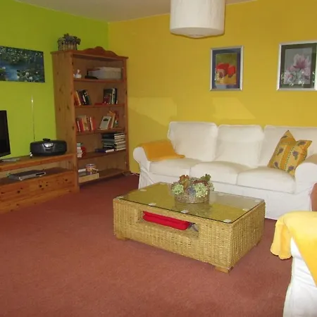 Holiday Apartment With 2 Bedrooms *